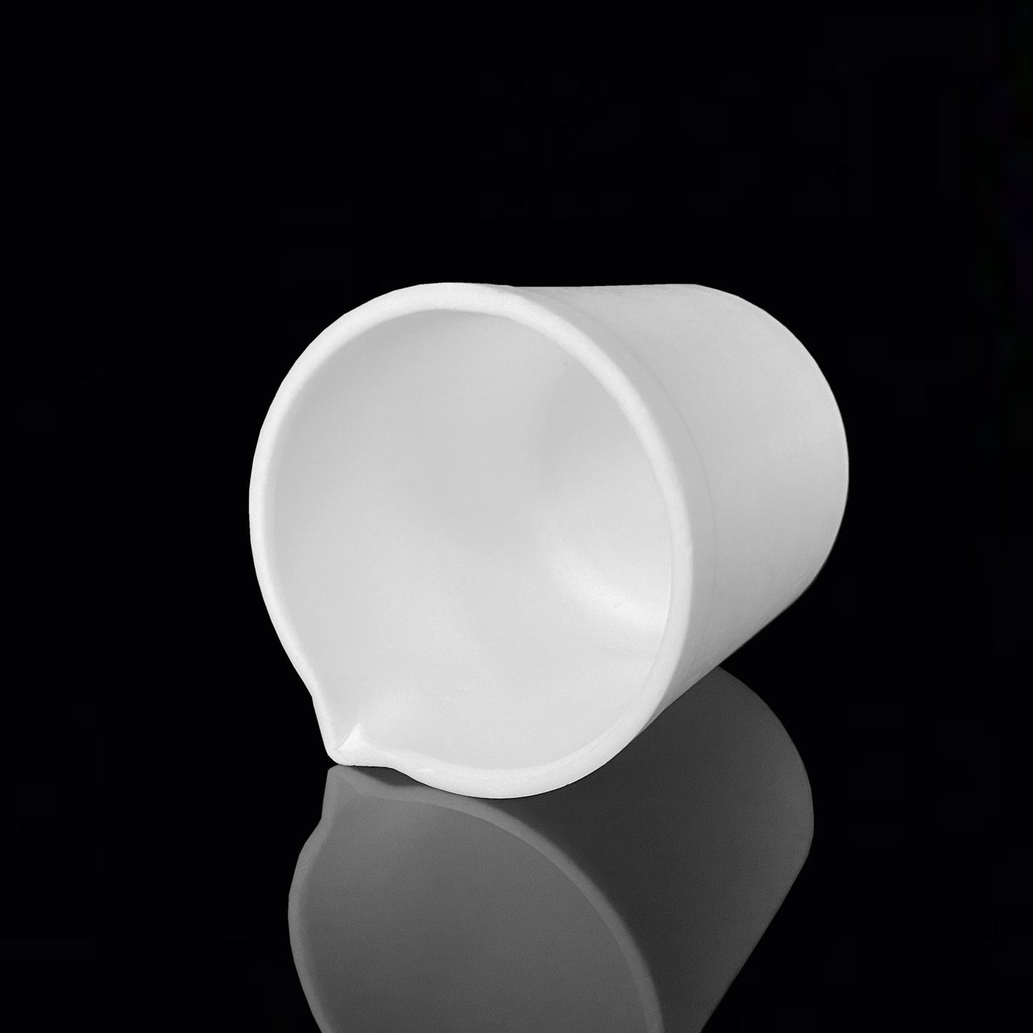 PTFE Laboratory Beaker – Fashion White, High-Chemical Resistance for Oil & Gas, Energy, and Analytical Lab Use